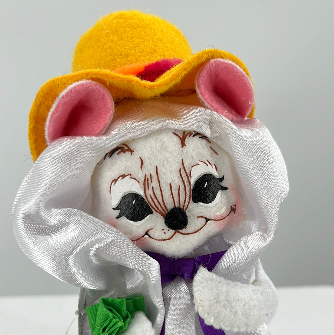 Halloween Annalee Doll Trick or Treat Ghost Mouse, front view close-up.