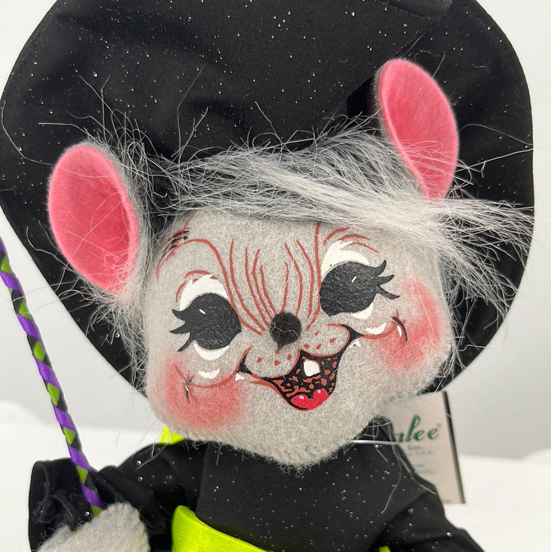 Halloween Sparkle Witch Mouse Annalee Doll, front view close-up.