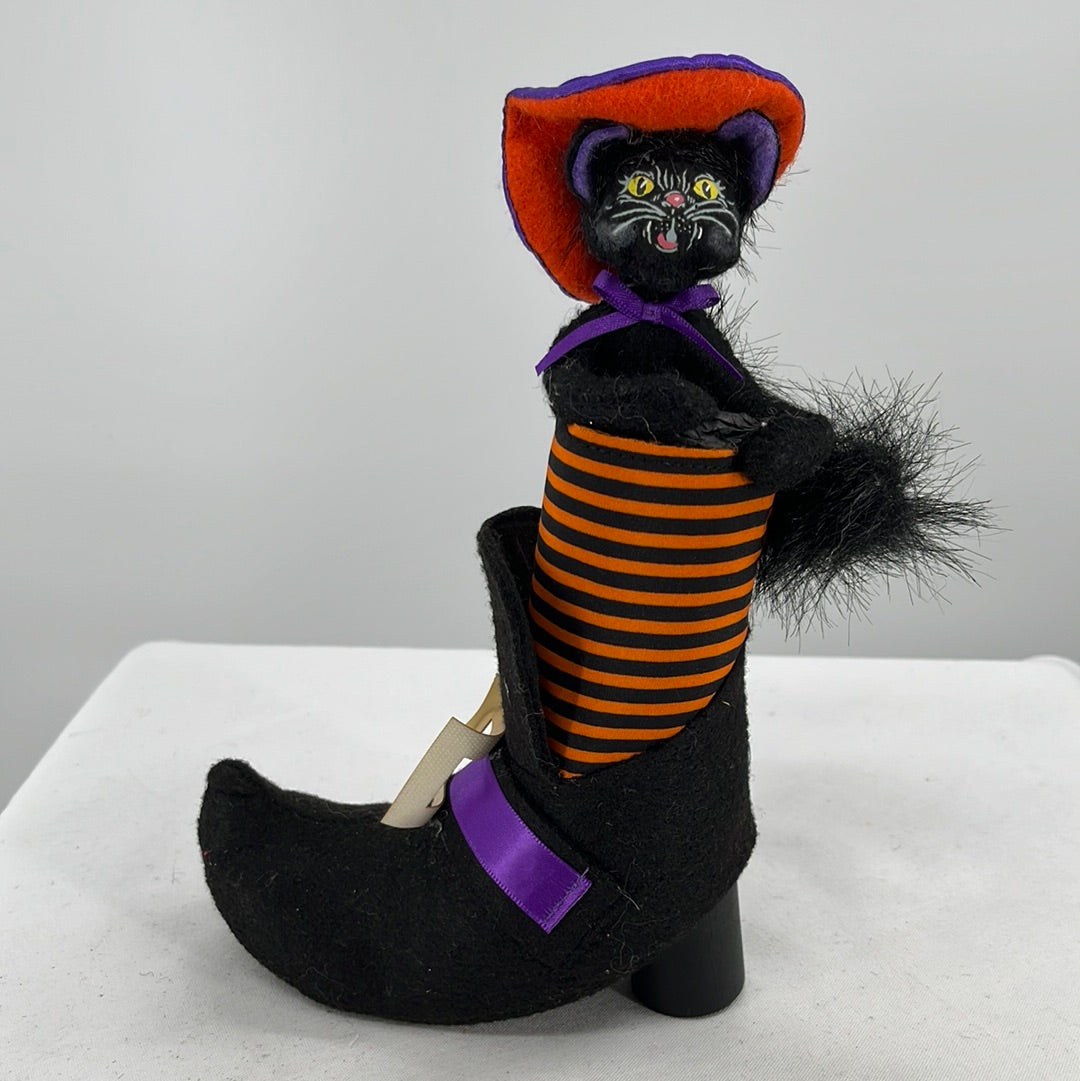 Halloween Annalee Doll Kitty in Witch's Shoe, front view.