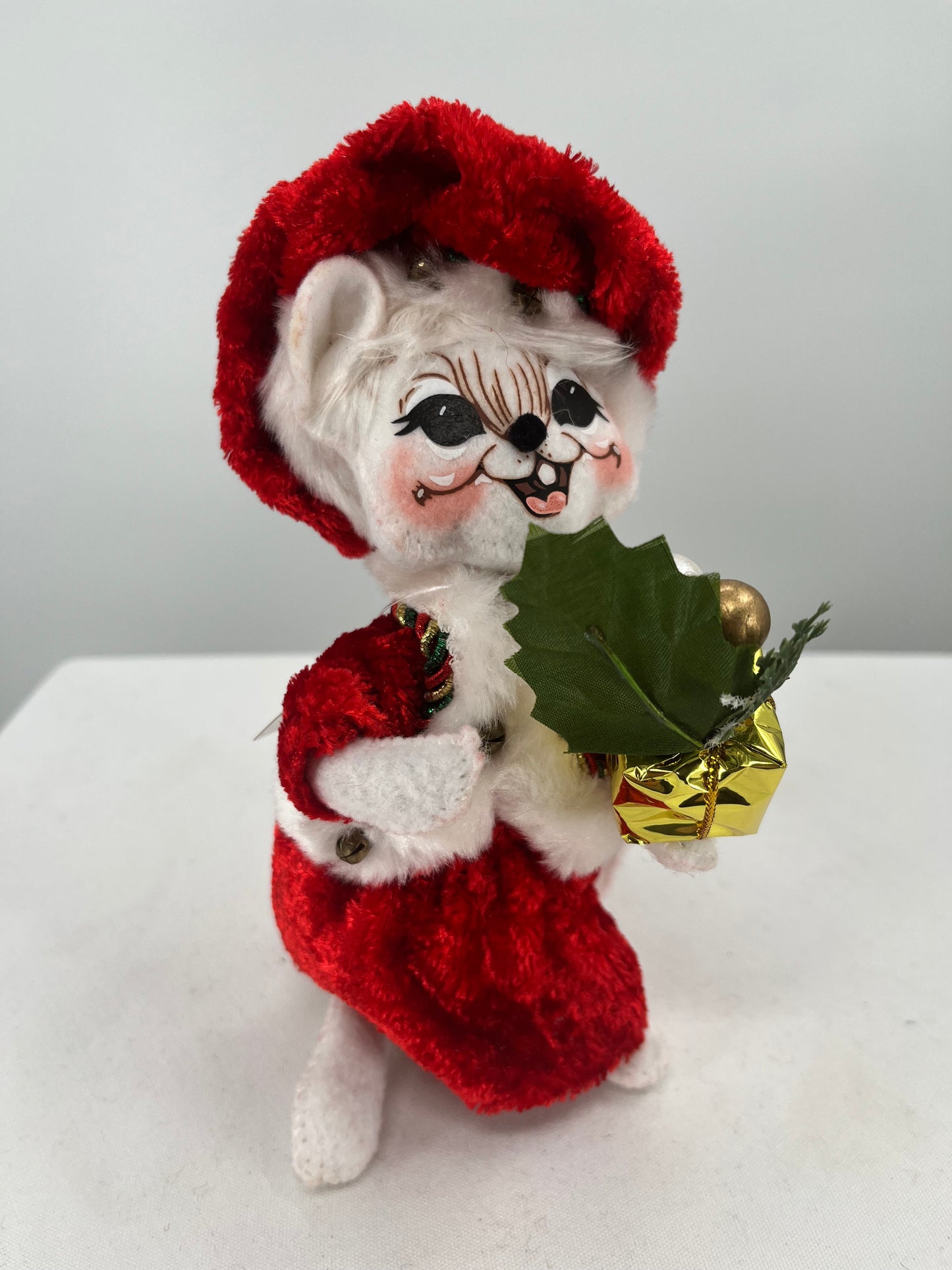 Crushed Velour Mrs. Mouse Christmas Annalee Doll