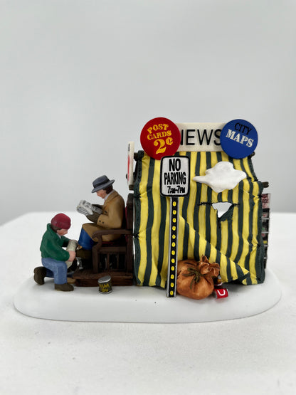 Department 56 Christmas in the City Midtown News Stand (set of 2)